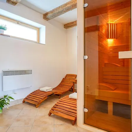 Cakyho Kuria - Mezonetovy S Krbom A Saunami Smižany