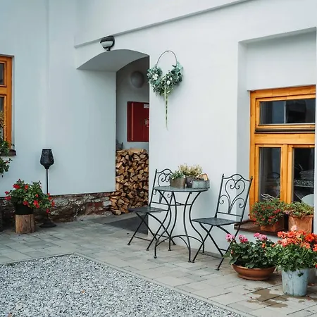 Cakyho Kuria - Mezonetovy S Krbom A Saunami