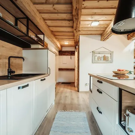 Apartmán čákyho Kúria - Mezonetový S Krbom A Saunami