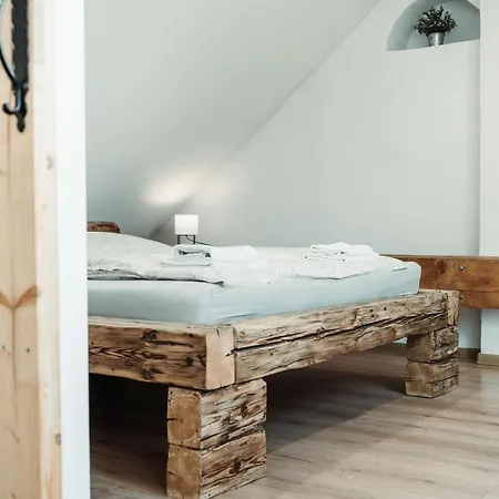 čákyho Kúria - Mezonetový S Krbom A Saunami Apartmán Smižany