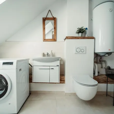 Cakyho Kuria - Mezonetovy S Krbom A Saunami