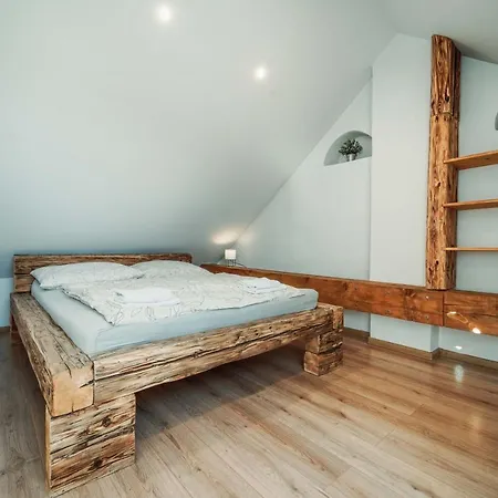 čákyho Kúria - Mezonetový S Krbom A Saunami Apartmán