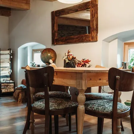 čákyho Kúria - Mezonetový S Krbom, Fínskou A Infrasaunou Apartamento