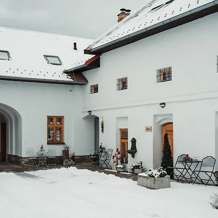 čákyho Kúria - Mezonetový S Krbom A Saunami Apartmán *