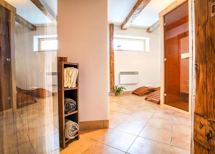 דירה Cakyho Kuria - Mezonetovy S Krbom A Saunami *