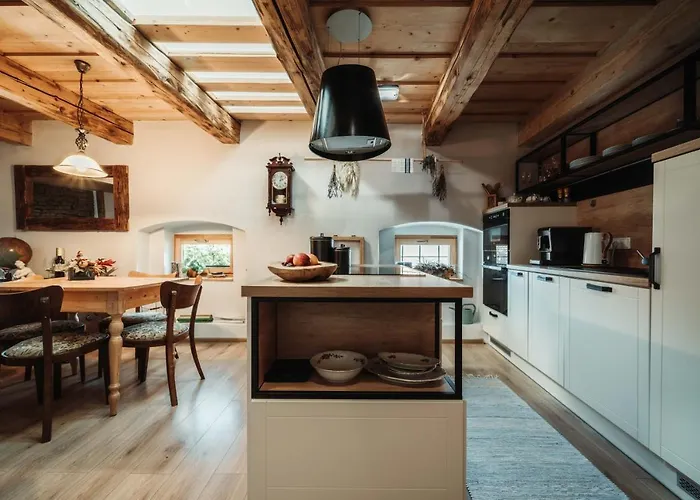 Cakyho Kuria - Mezonetovy S Krbom A Saunami