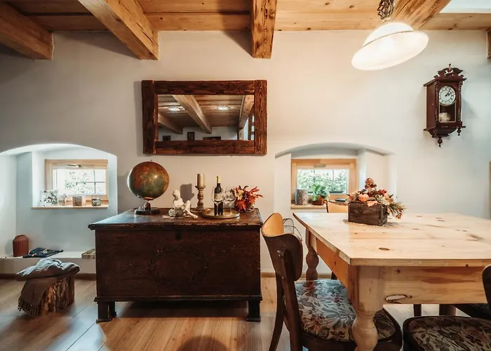 Cakyho Kuria - Mezonetovy S Krbom A Saunami Lägenhet *