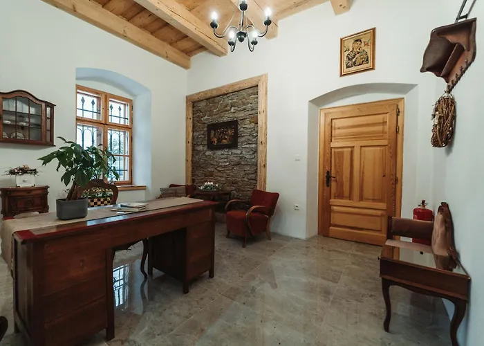 Cakyho Kuria - Mezonetovy S Krbom A Saunami