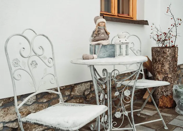 Cakyho Kuria - Mezonetovy S Krbom A Saunami דירה *